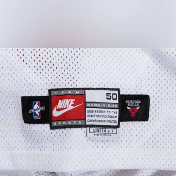 New Nike Chicago Bulls "Michael Jordan #23" Basketball Jersey - Picture 3 of 3